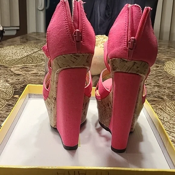 Liliana peace-15 hot pink wedges - Picture 5 of 11